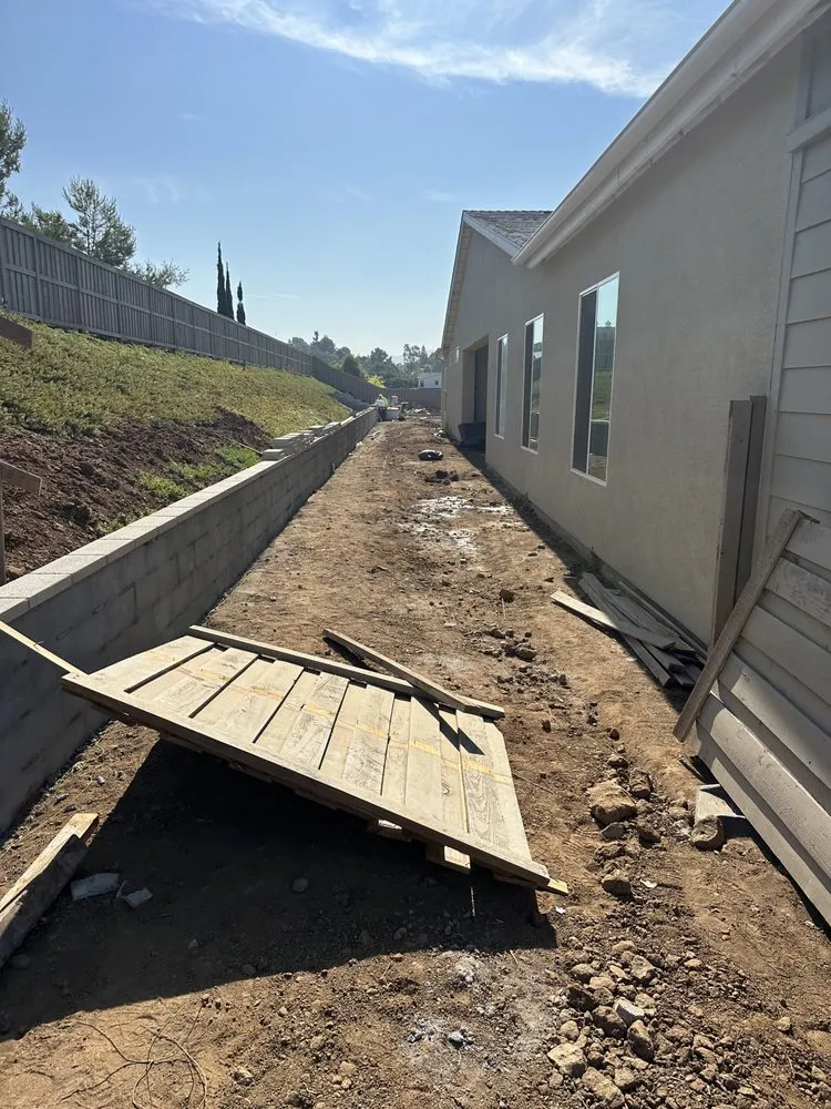 Reliable lawn care service experts serving Poway, CA - L T Gardening & Landscaping