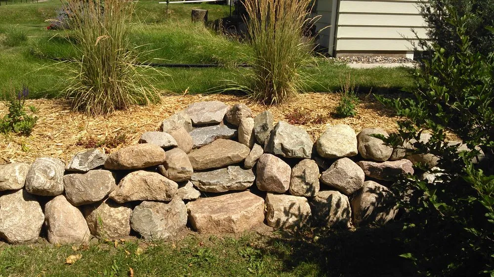 Trusted lawn mowing service for beautiful yards across Minneapolis, MN - La Belle Terre