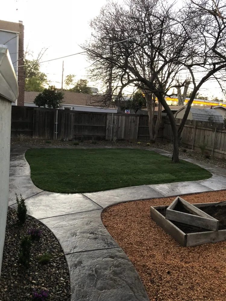 Reliable lawn care service in SACRAMENTO, CA by La Colonia Concrete Landscaping