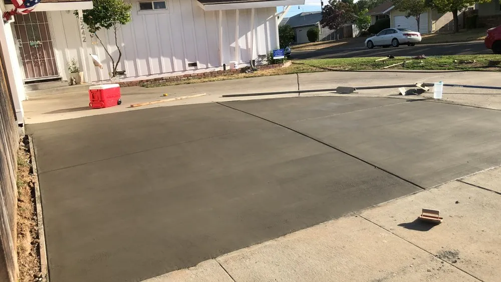 Custom landscape design in SACRAMENTO, CA by La Colonia Concrete Landscaping