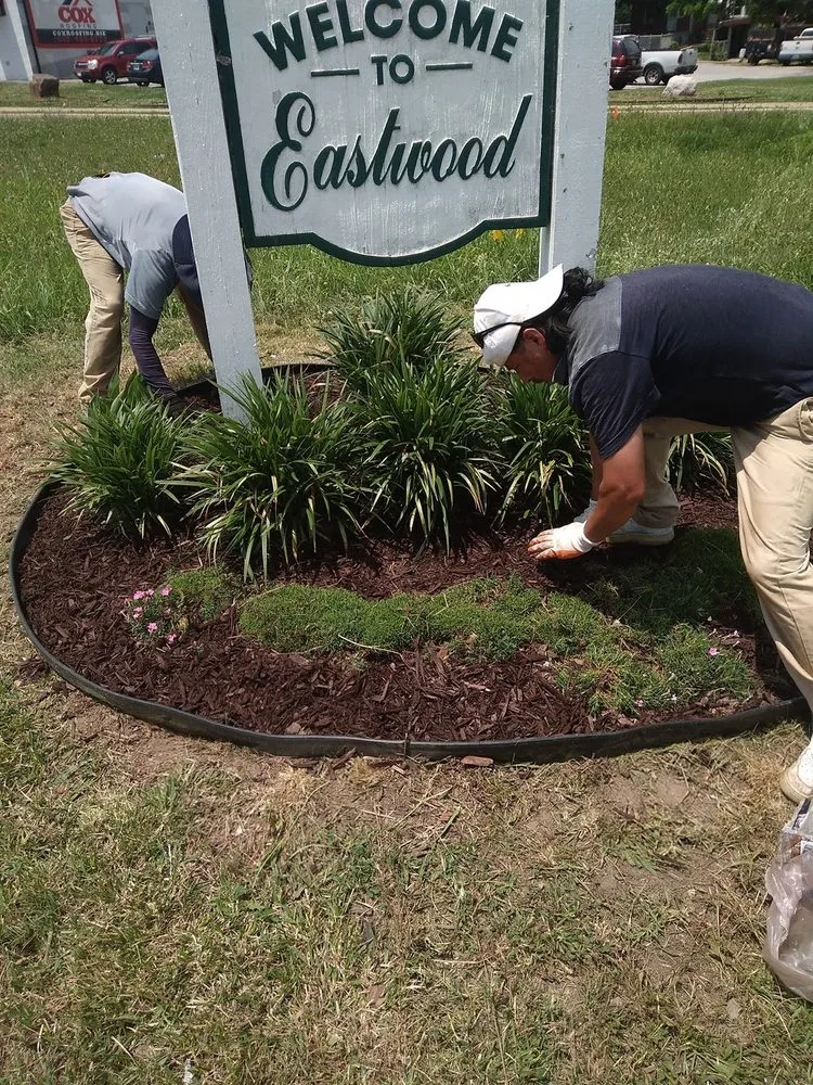 Affordable yard maintenance experts serving Baltimore, MD - L&A Custom Landscaping & Lawn Care