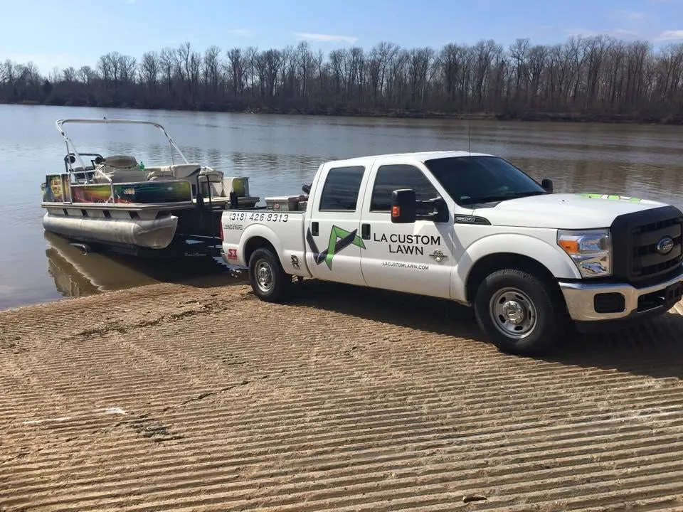Custom lawn mowing service experts serving Bossier City, LA - LA Custom Lawn