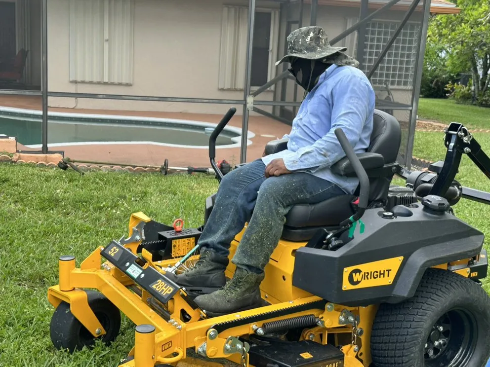 Local yard maintenance for residential properties across Fort Lauderdale, FL - La Diferencia Services