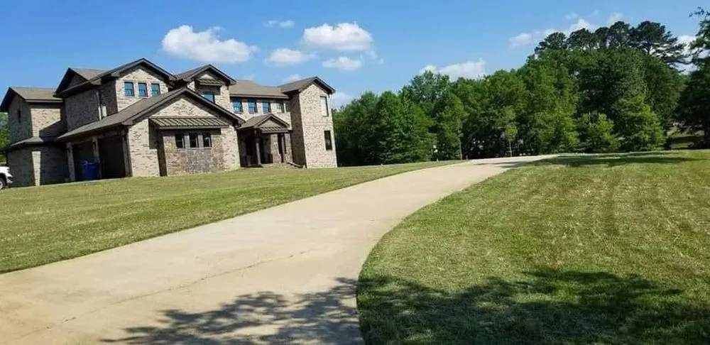 Affordable landscaping services for homes across Fort Lauderdale, FL - La Diferencia Services