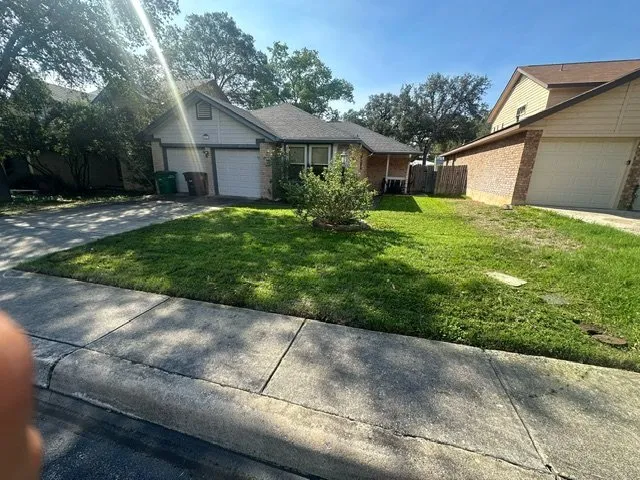 Custom residential landscaping in San Antonio, TX - La exelencia