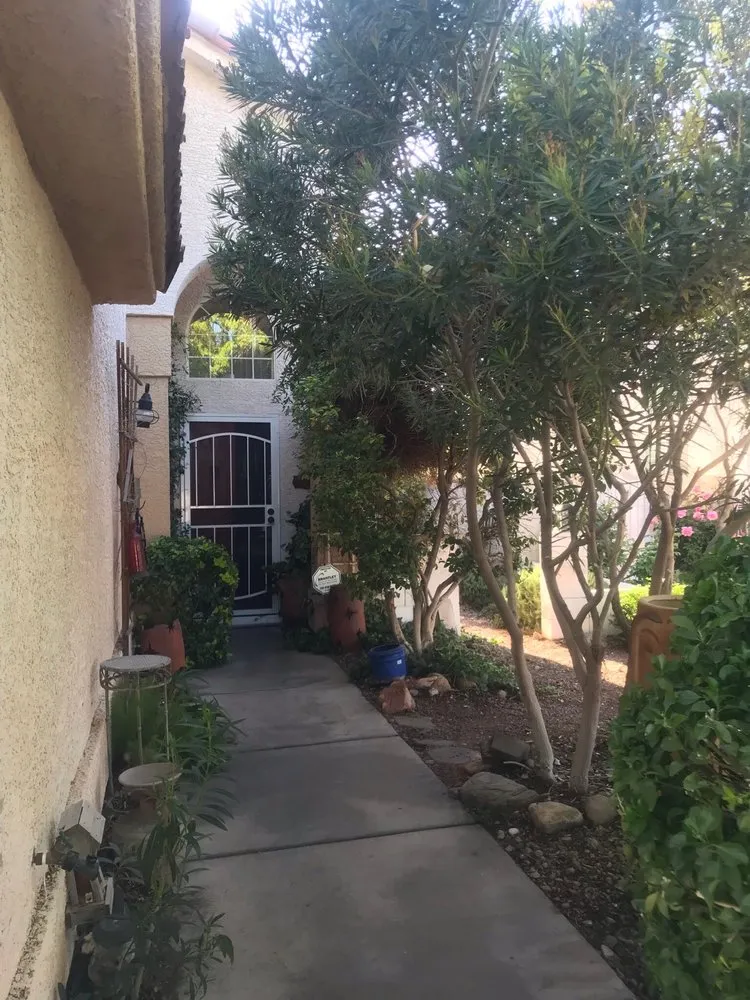 Expert outdoor landscaping experts serving Las Vegas, NV - La Firma Landscape