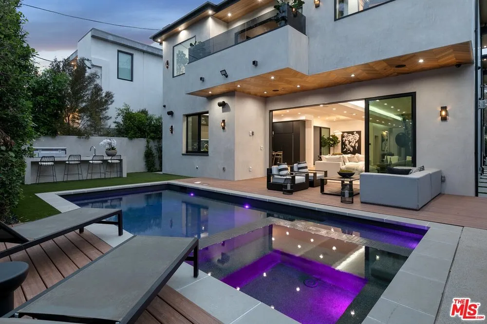 Local residential landscaping for beautiful yards in Sherman oaks, CA by LA Green Development