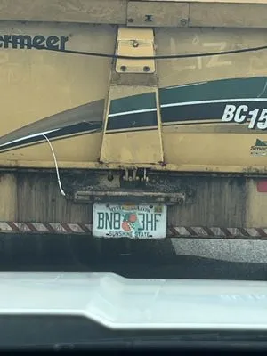 La Jungla Landscape And Maintenance Logo