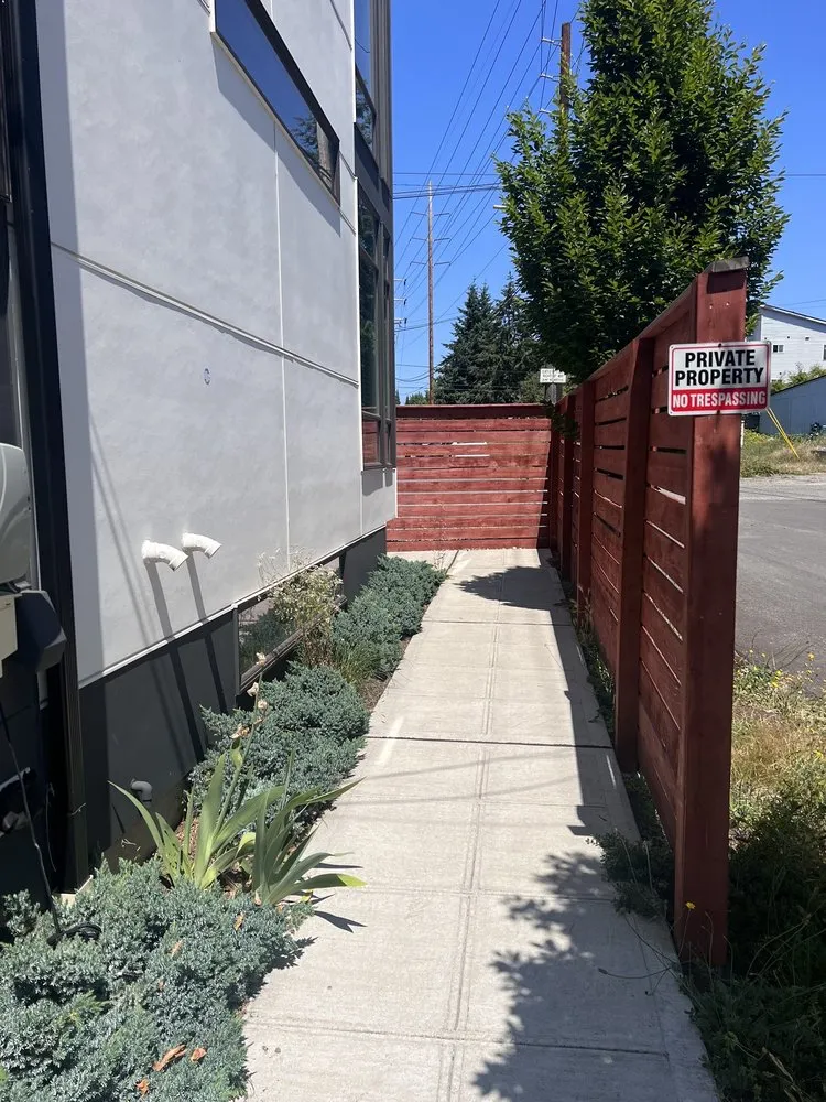 Top-rated landscaping services for beautiful yards in Seattle, WA by LA landscape