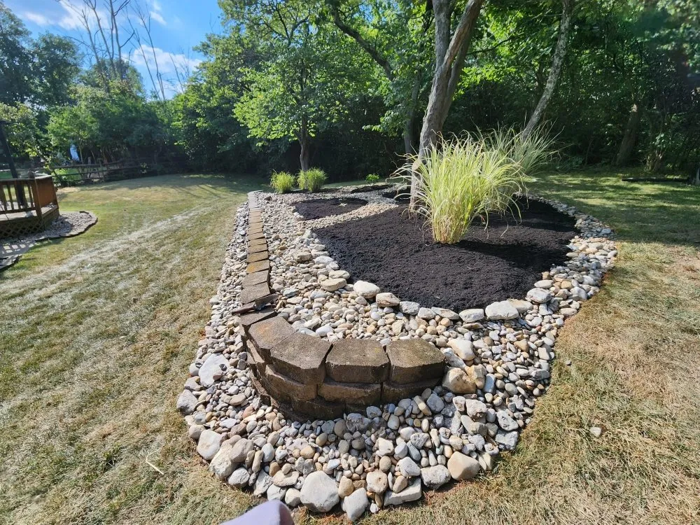 Expert outdoor landscaping for residential properties in Cincinnati, OH by L&A Landscaping
