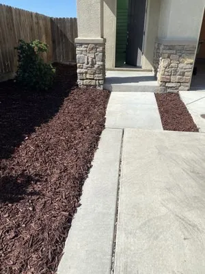 L&A Landscaping Logo