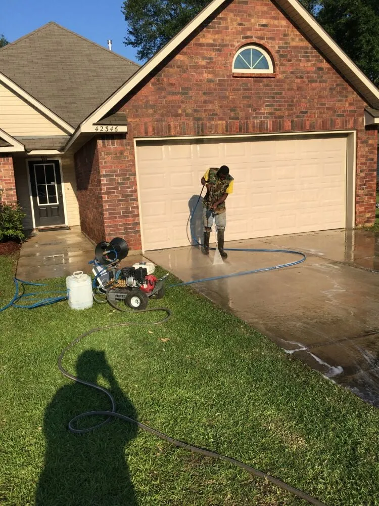 Reliable lawn mowing service in Hammond, LA by L&A Lawn and Tractor Service