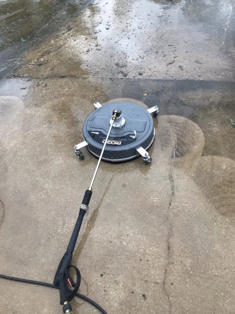 Professional yard maintenance in Hammond, LA by L&A Lawn and Tractor Service