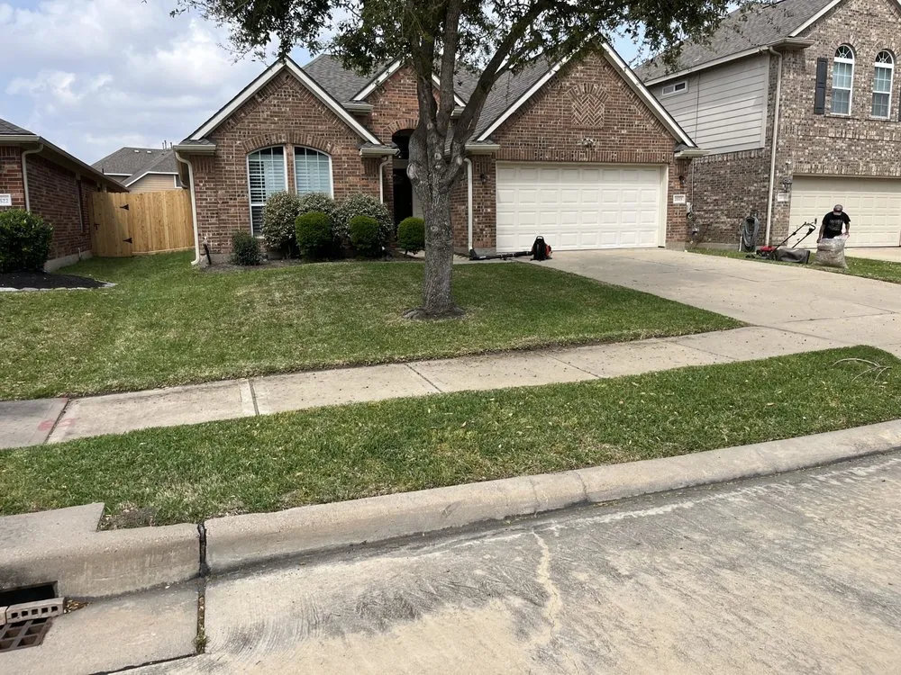 Affordable outdoor landscaping with custom design in Cleveland, TX by L&A Lawn Care