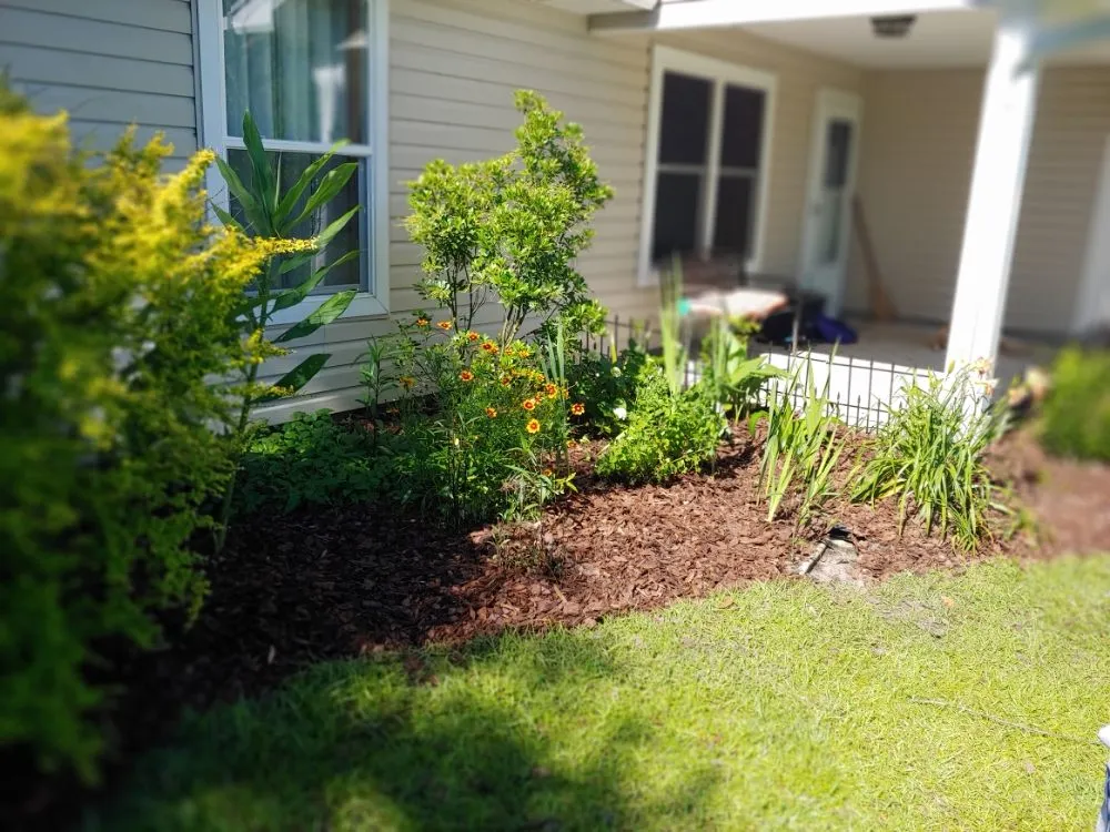 Local garden landscaping in Freeport, FL by L&A Lawnz