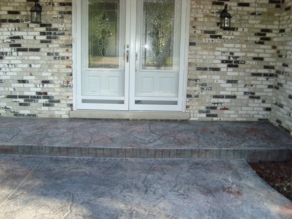 Custom yard cleanup service in Downers Grove, IL by La Mantia Enterprises