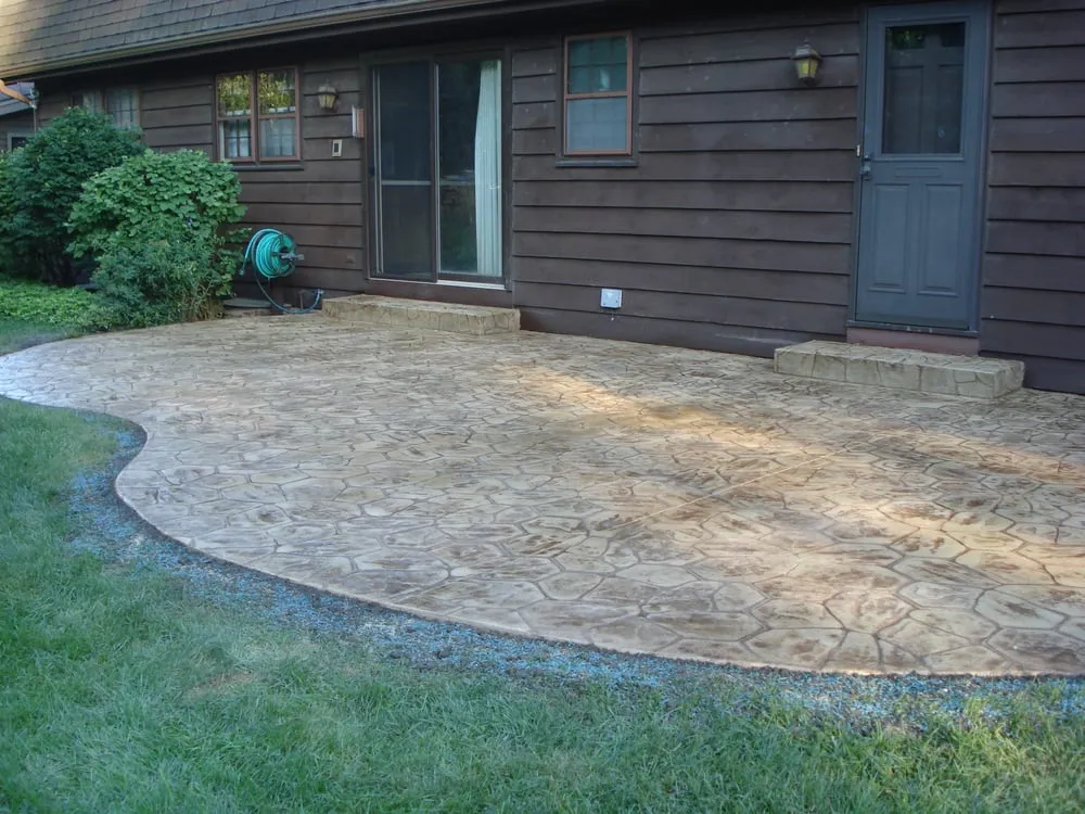 Custom residential landscaping in Downers Grove, IL by La Mantia Enterprises