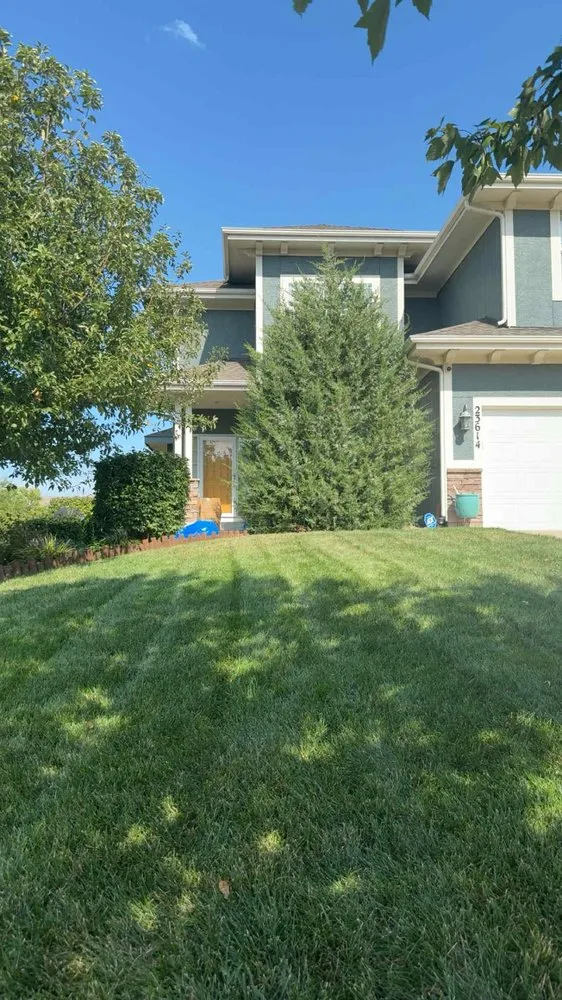 Top-rated landscape installation in Lenexa, KS - La Media Landscape