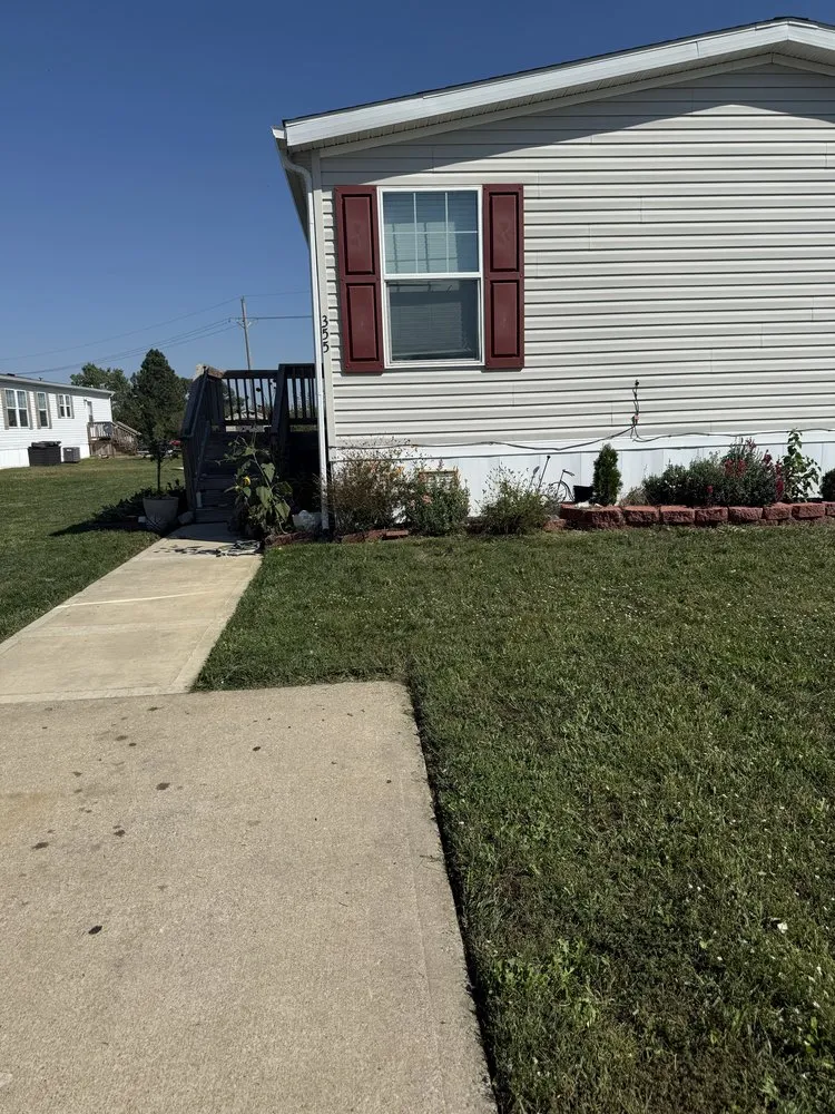 Affordable residential landscaping for homes across Lenexa, KS - La Media Landscape
