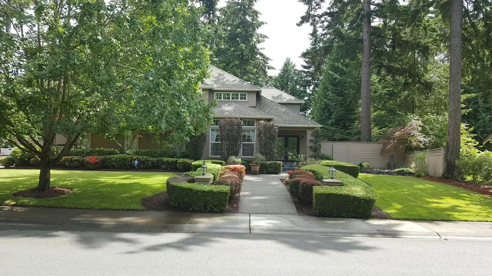 Local landscaping services experts serving Marysville, WA - La Mora Landscaping