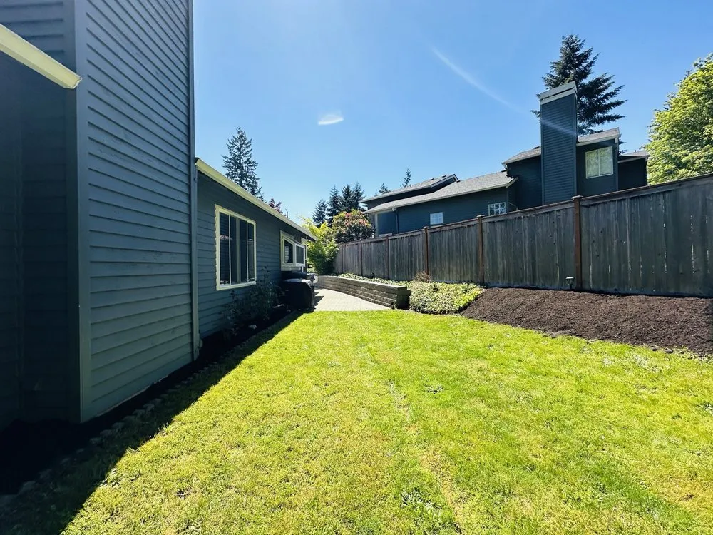 Professional yard cleanup service with custom design in Marysville, WA by La Mora Landscaping