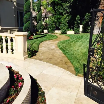 La Nina Landscape Logo