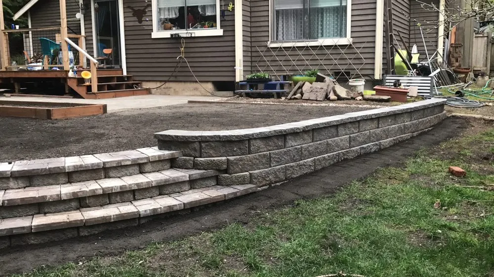 Affordable yard maintenance experts serving Federal Way, WA - La Raza Landscaping