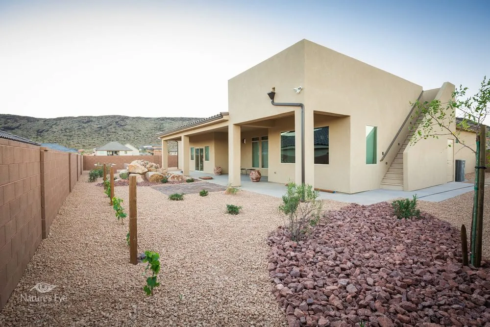Reliable yard maintenance in St George, UT by La Roca Landscaping
