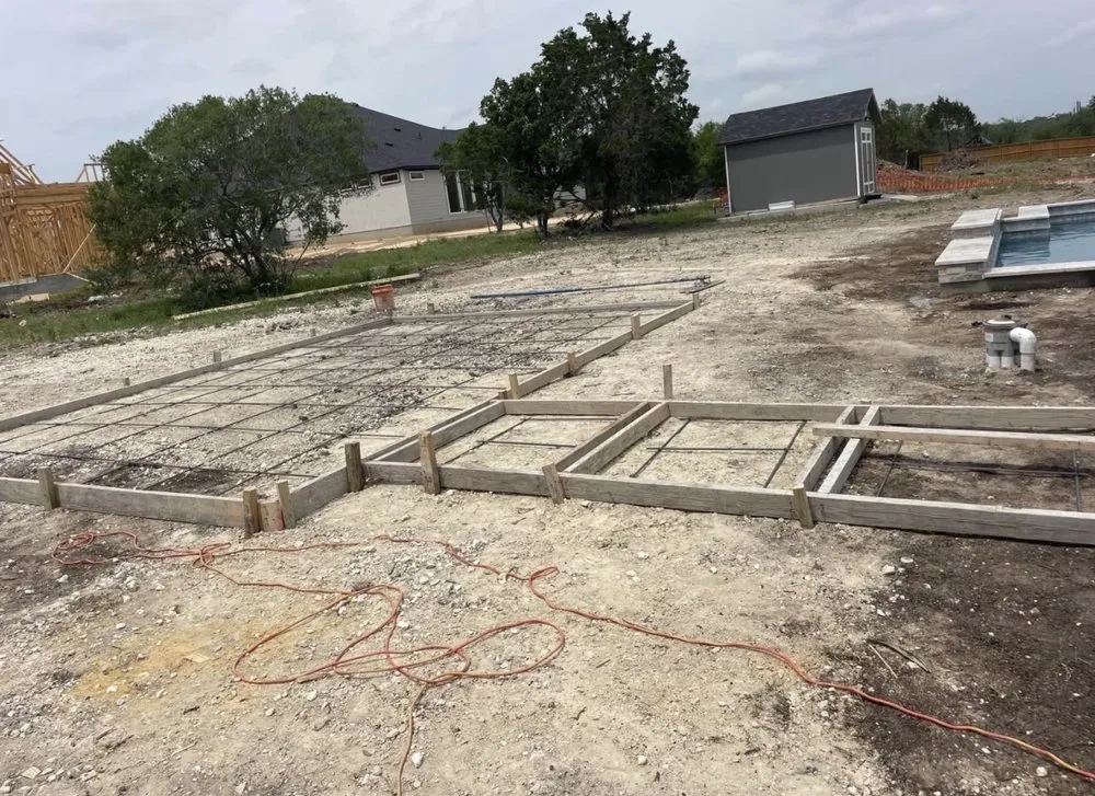 Trusted yard cleanup service for homes in Von Ormy, TX by La Roca92