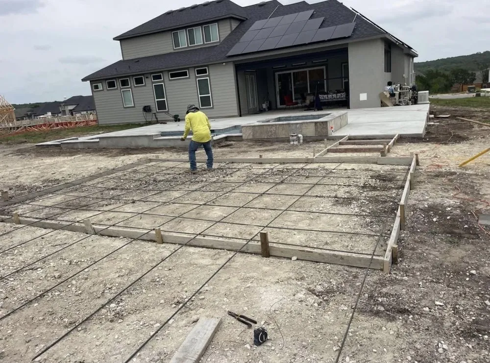 Top-rated garden landscaping with custom design in Von Ormy, TX by La Roca92