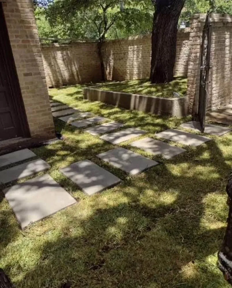 Affordable lawn care service in Von Ormy, TX by La Roca92