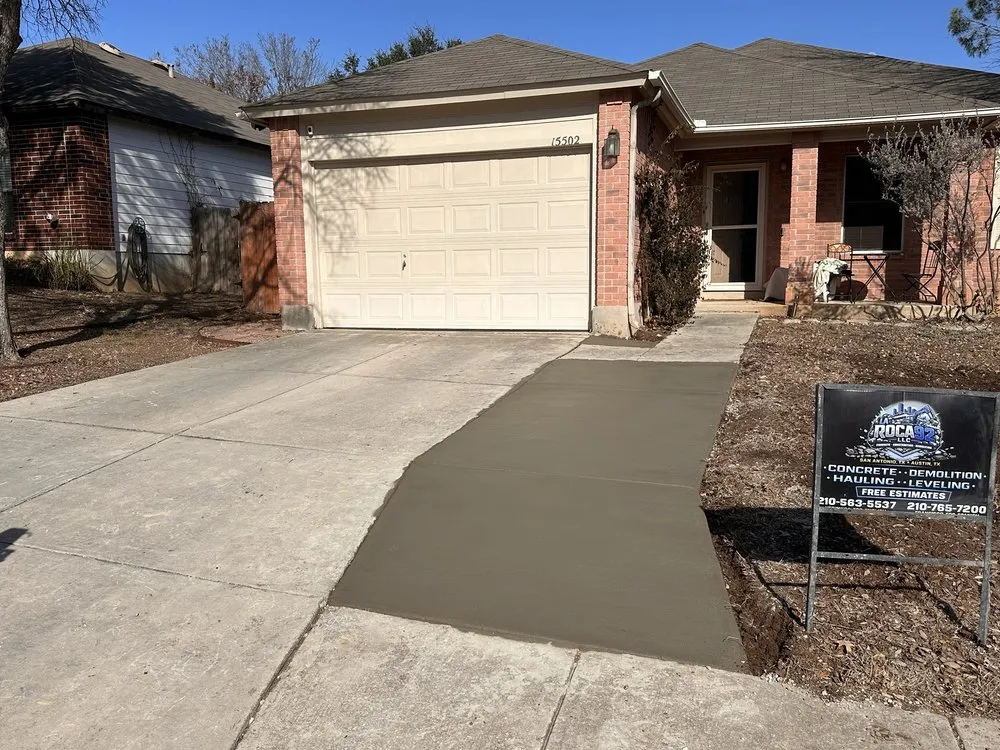 Trusted outdoor landscaping experts serving Von Ormy, TX - La Roca92