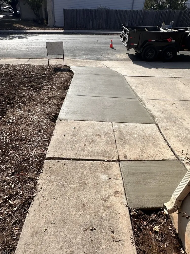 Expert residential landscaping in Von Ormy, TX - La Roca92