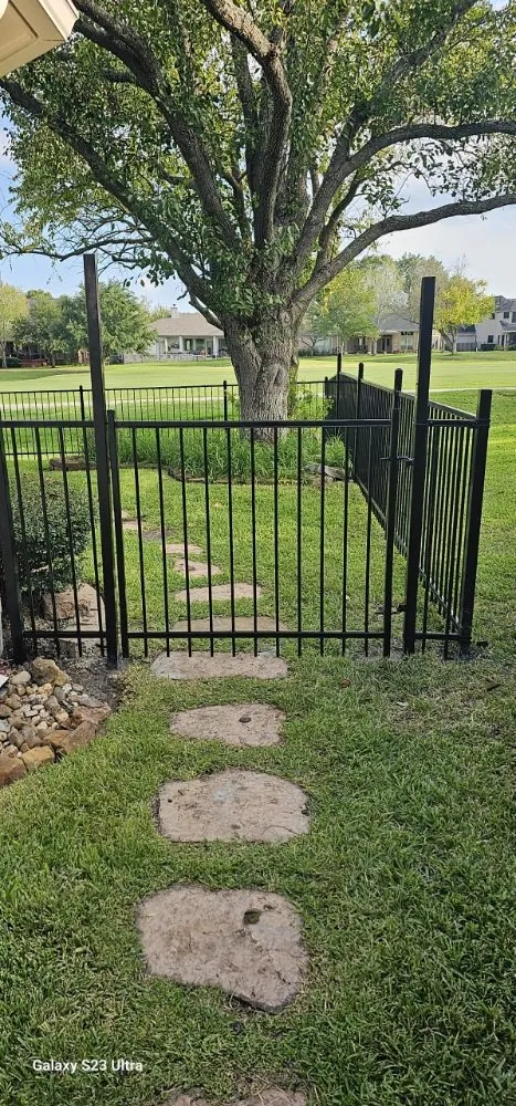 Local landscape installation experts serving Conroe, TX - La Rose lawn & Landscaping