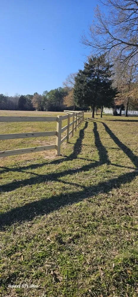 Top-rated landscaping services for year-round maintenance across Conroe, TX - La Rose lawn & Landscaping