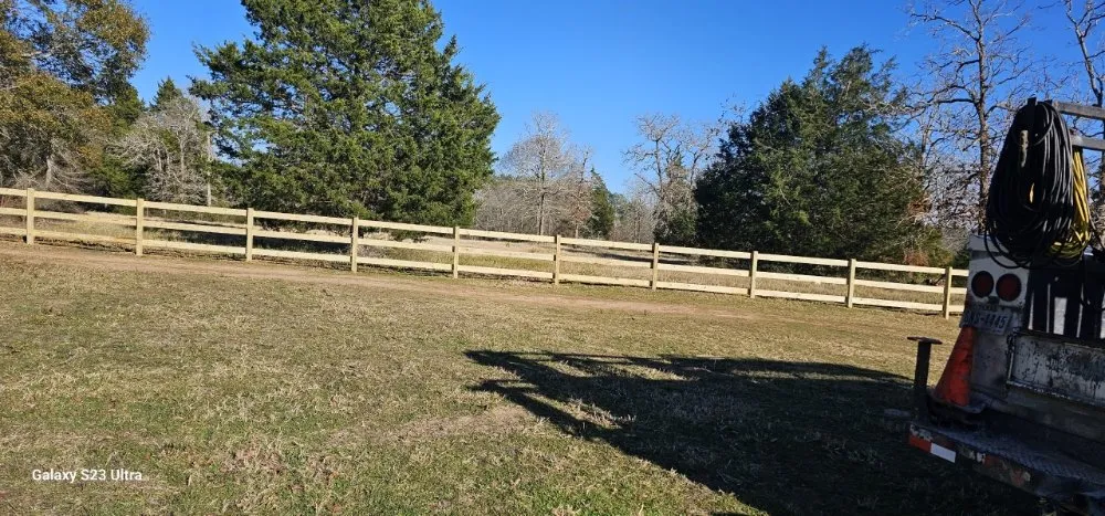 Top-rated lawn mowing service in Conroe, TX - La Rose lawn & Landscaping