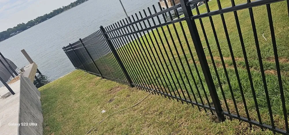 Local lawn mowing service for homes across Conroe, TX - La Rose lawn & Landscaping