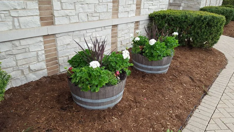 Professional garden landscaping experts serving Chicago, IL - LA Services
