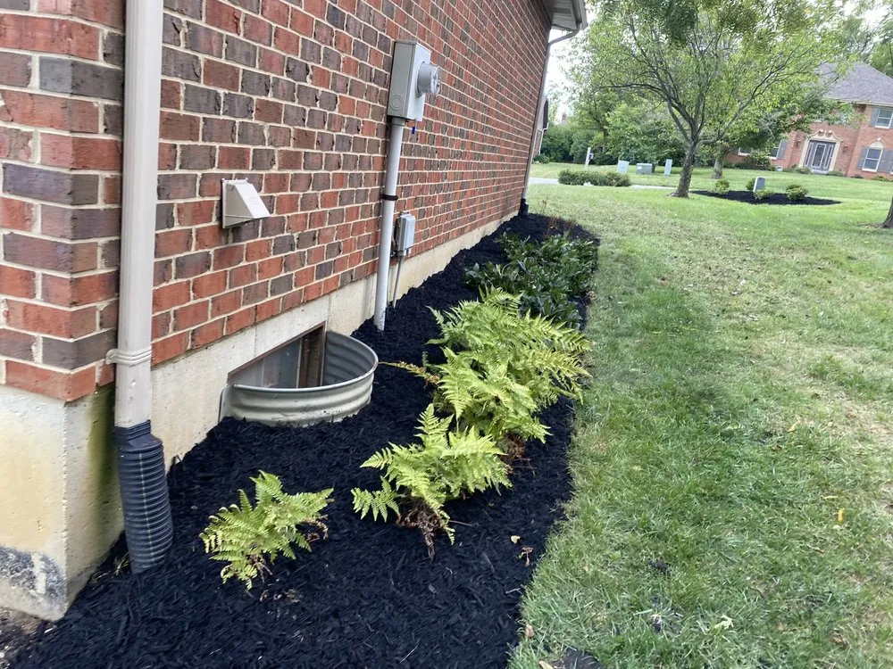 Custom yard maintenance for residential properties across Hamilton, OH - LA Services