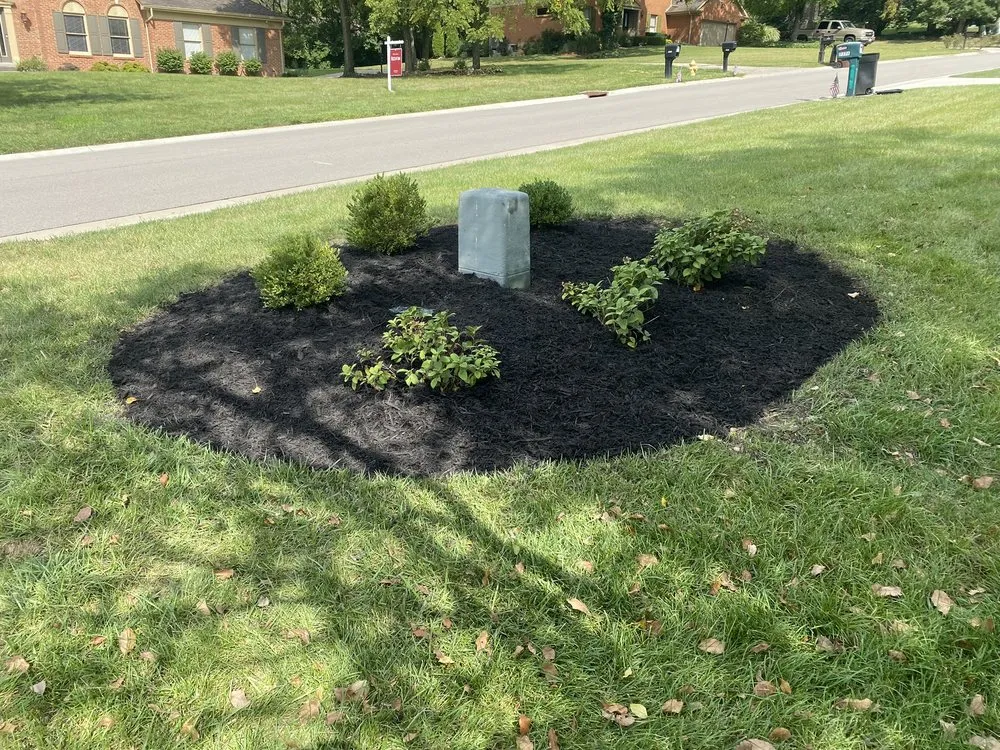 Custom outdoor landscaping for beautiful yards in Hamilton, OH by LA Services