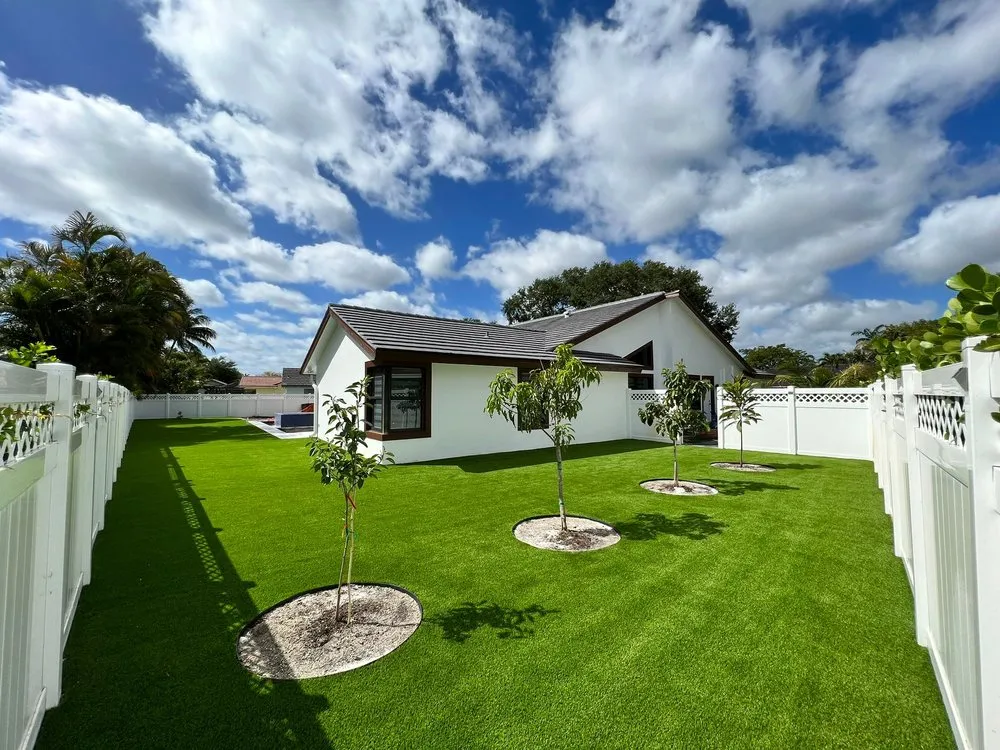 Affordable landscaping services experts serving Boynton Beach, FL - LA Turf & Paver