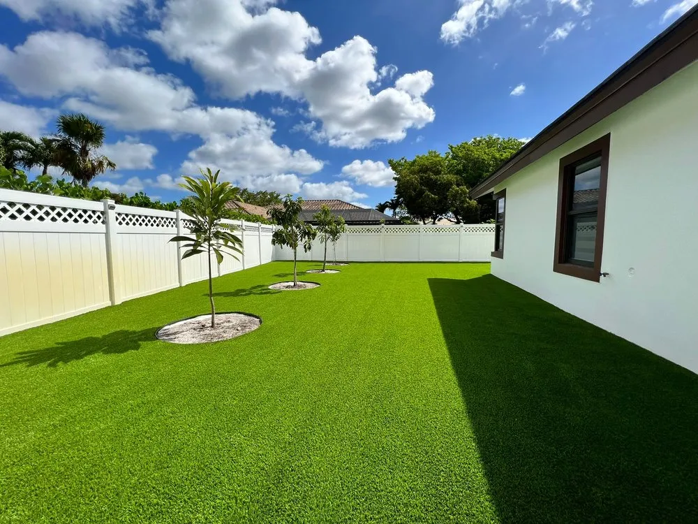 Top-rated landscaping services experts serving Boynton Beach, FL - LA Turf & Paver