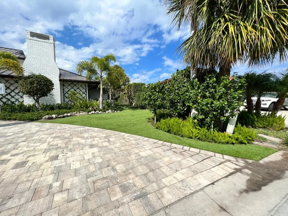 Affordable outdoor landscaping experts serving Boynton Beach, FL - LA Turf & Paver