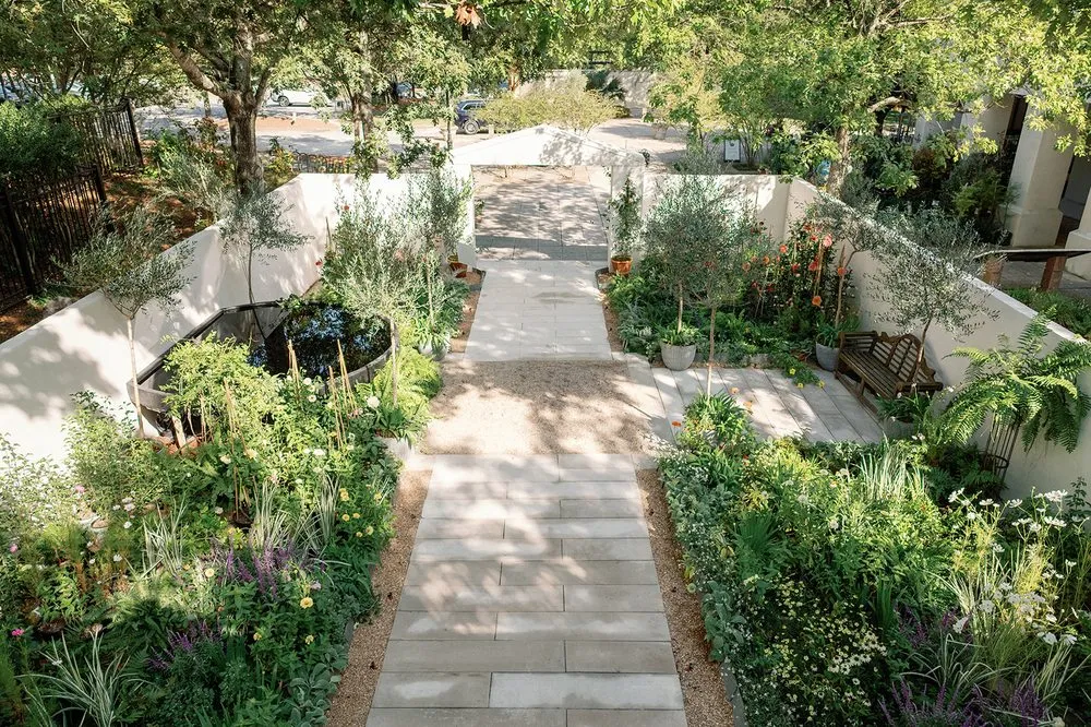 Professional outdoor landscaping in Birmingham, AL - La Vida Landscapes