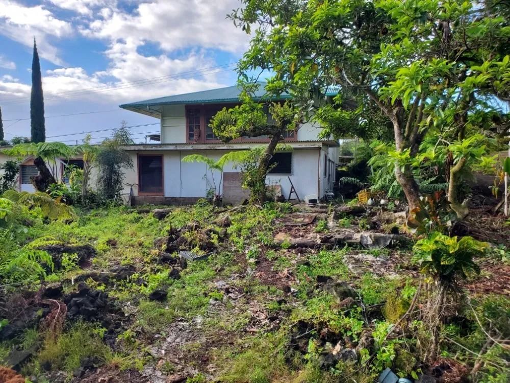 Custom yard maintenance in Keaau, HI - Laakea Clearing