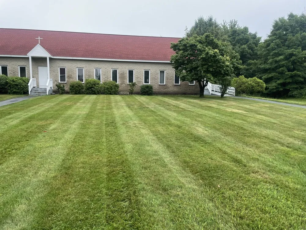 Top-rated lawn mowing service in Auburn, NH by Labore’s Lawn Care