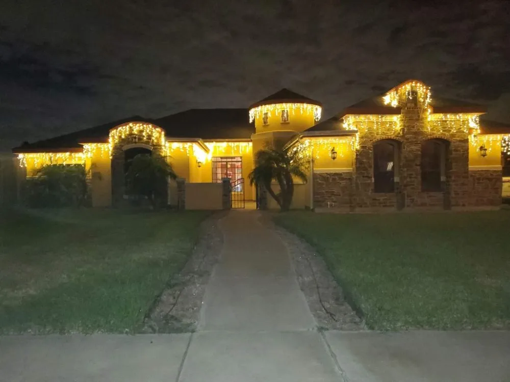 Top-rated landscaping services for year-round maintenance in Weslaco, TX by Labra & Son's Gardens