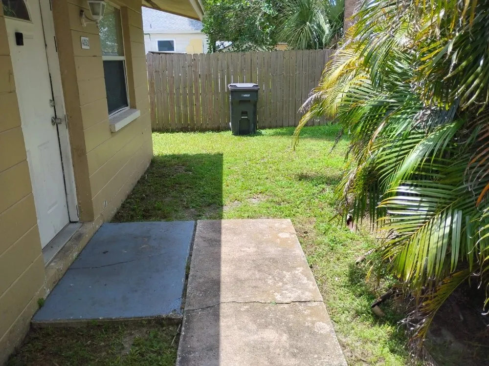 Expert yard cleanup service for year-round maintenance across Largo, FL - Labrador Lawn Care and Mulch