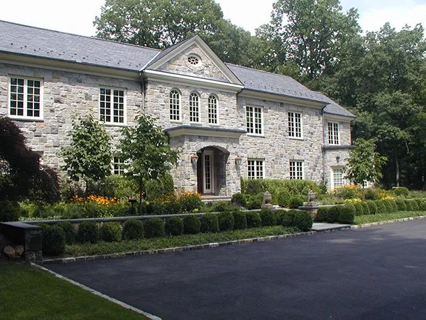 Top-rated garden landscaping for homes in Armonk, NY by Labriola Landscape Design