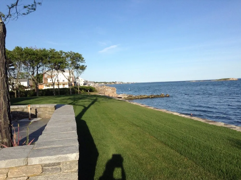 Custom residential landscaping experts serving Westbrook, CT - Labriola Landscaping